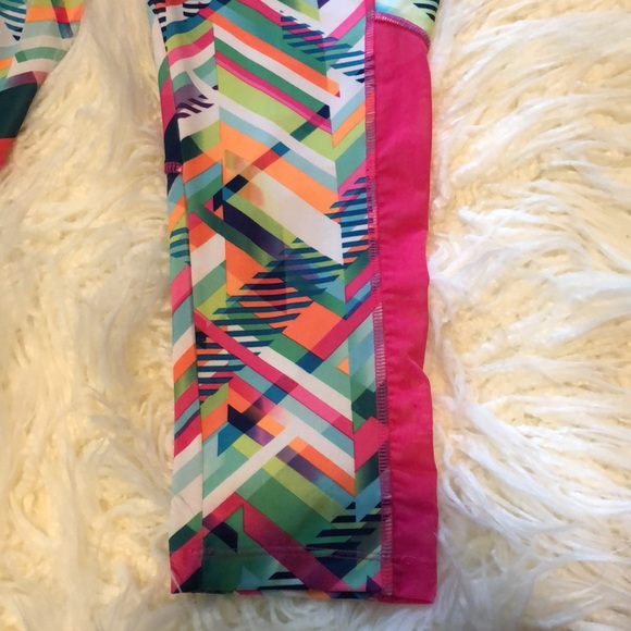 10/$35🏷️♥️Avia workout cropped leggings mesh pink colorful pattern fitness gym - Picture 2 of 7